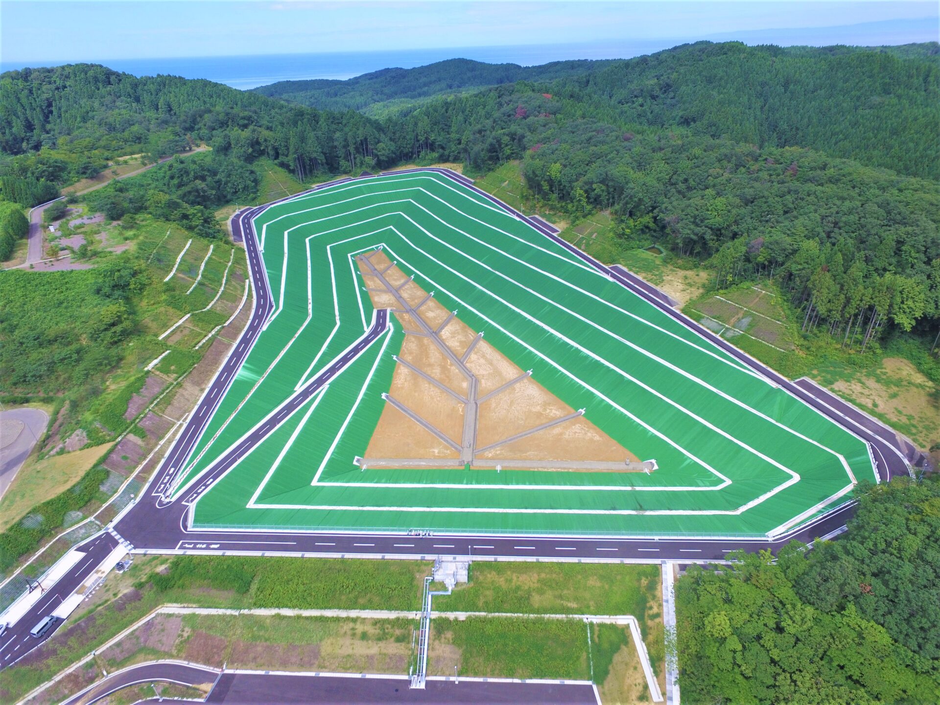 エコパークいずもざき第3期最終処分場土木施設建設工事 | 株式会社